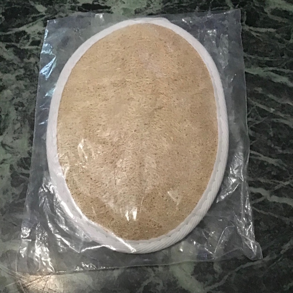 Exfoliating spa bath mitt